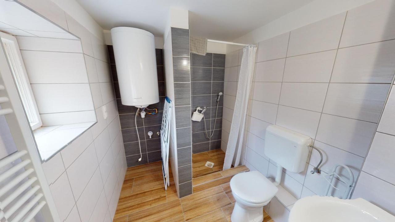 Family Apartman Miskolc Esterno foto