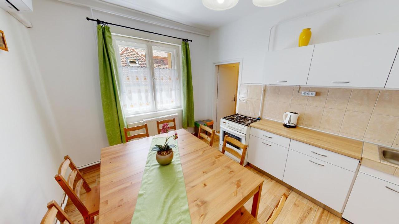 Family Apartman Miskolc Esterno foto