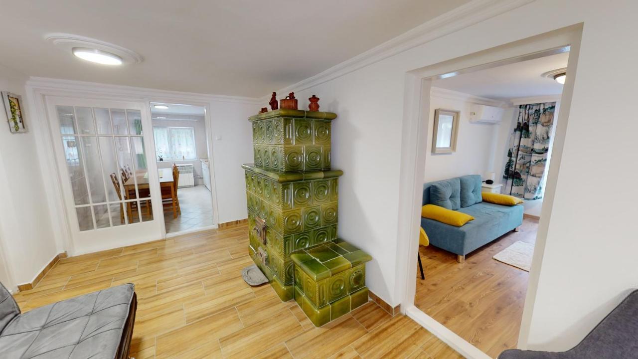 Family Apartman Miskolc Esterno foto