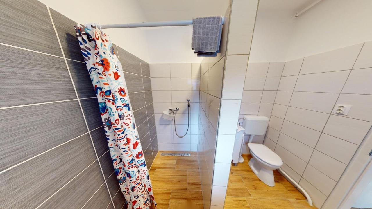 Family Apartman Miskolc Esterno foto