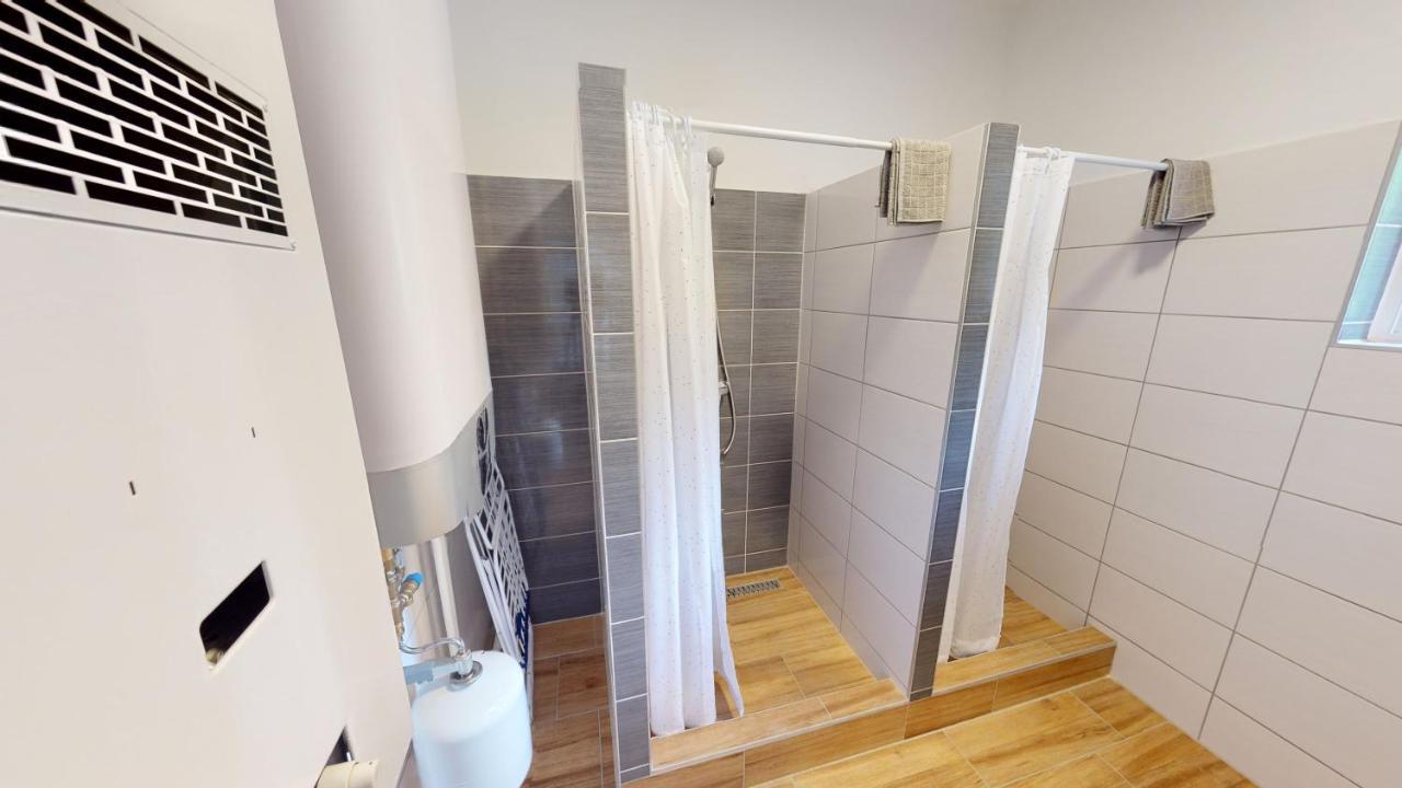 Family Apartman Miskolc Esterno foto