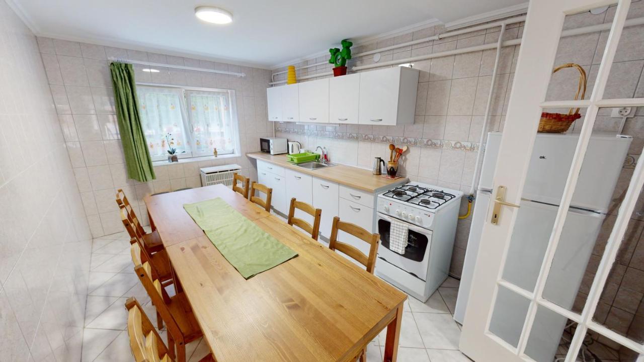 Family Apartman Miskolc Esterno foto