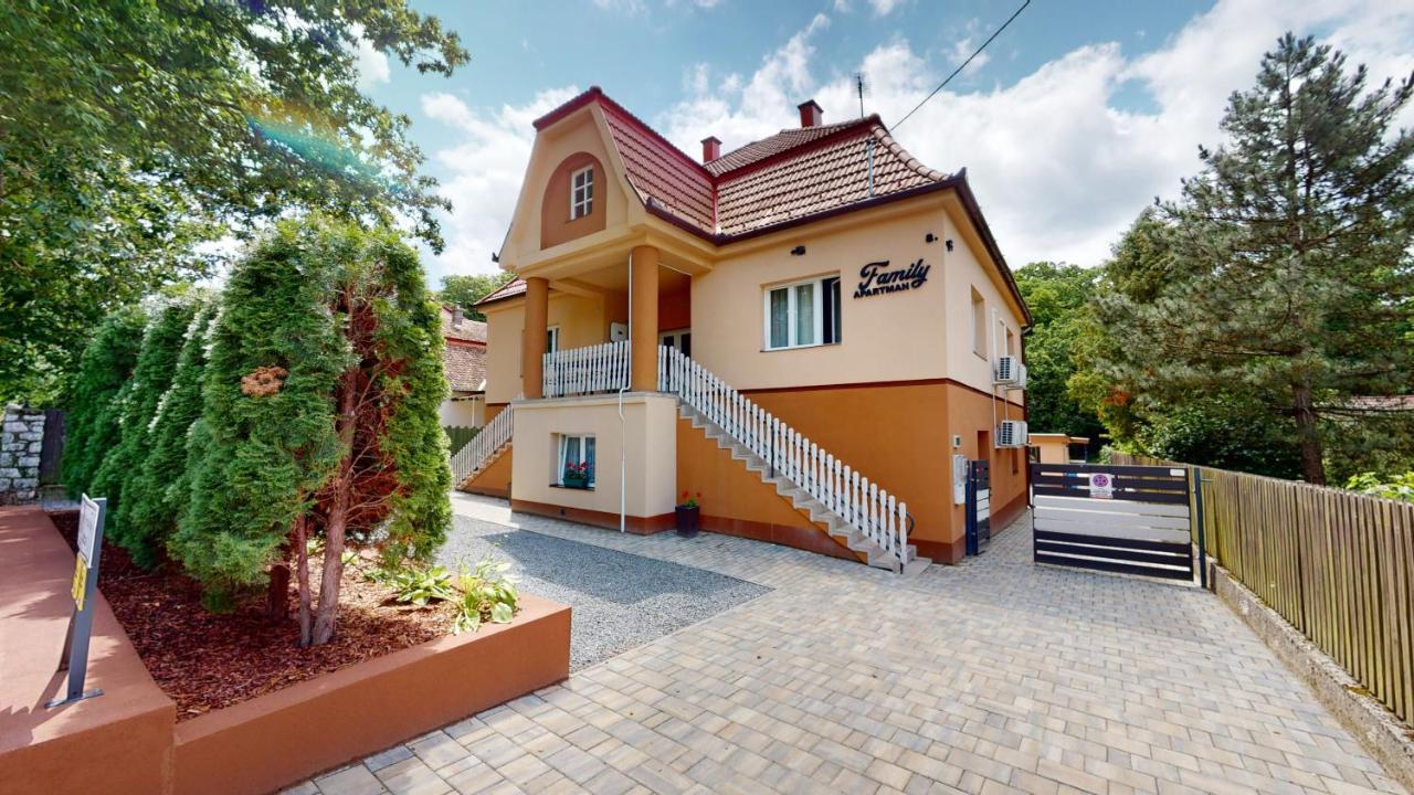 Family Apartman Miskolc Esterno foto