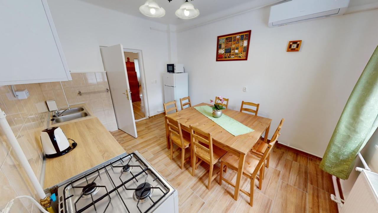 Family Apartman Miskolc Esterno foto