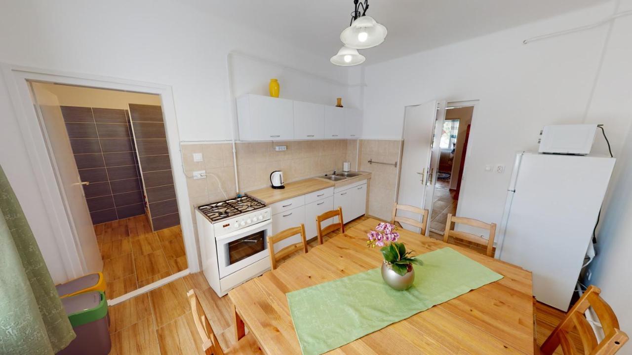 Family Apartman Miskolc Esterno foto