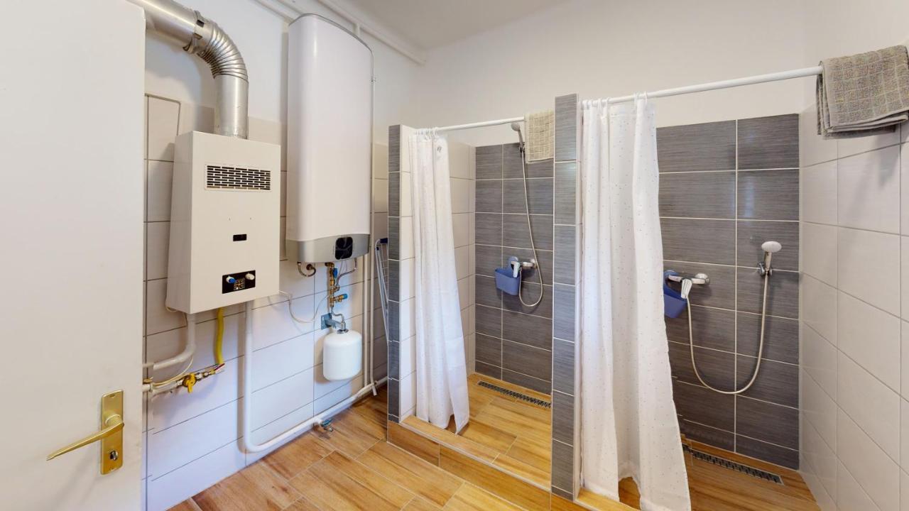 Family Apartman Miskolc Esterno foto