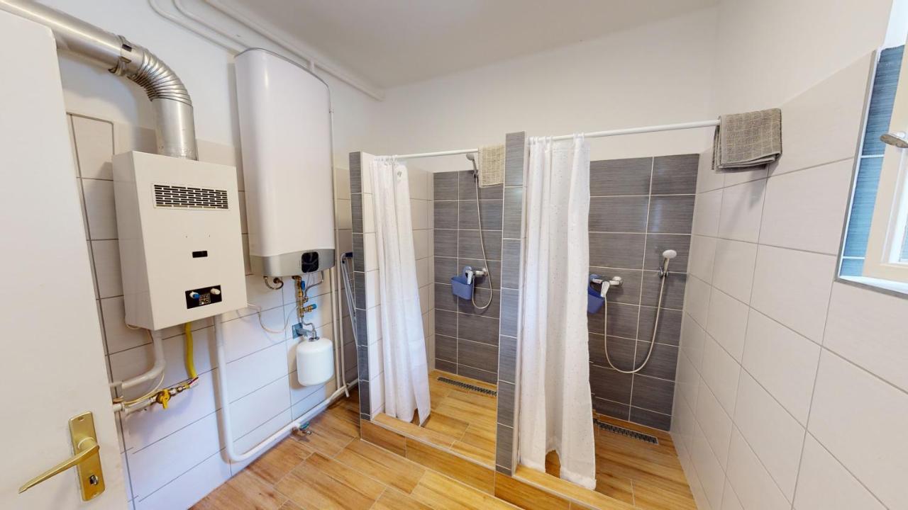 Family Apartman Miskolc Esterno foto