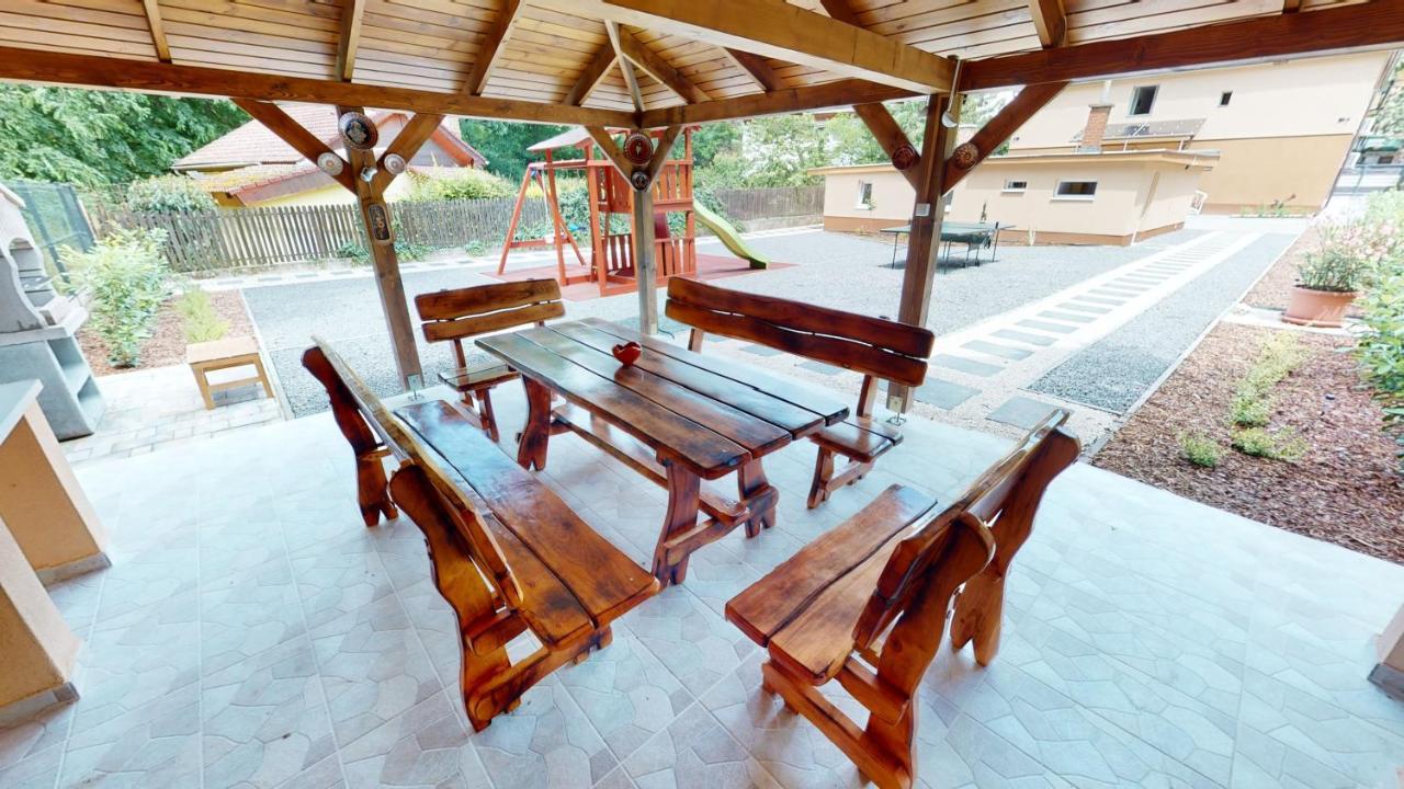 Family Apartman Miskolc Esterno foto
